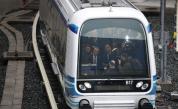 Разследват смъртта на мъж, заклещен във вратите на метрото в Ню Йорк