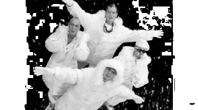 East 17 преиздават своя коледен хит "Stay Another Day"