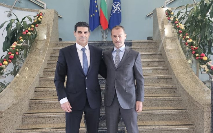 Президентът на УЕФА пристигна в България