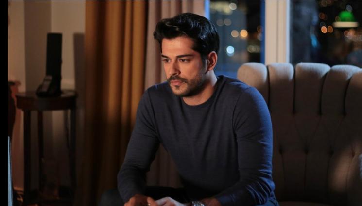 Бурак Йозчивит - ЗА УЖАС НА ФЕНКИТЕ: Бурак Йозчивит избяга от Турция