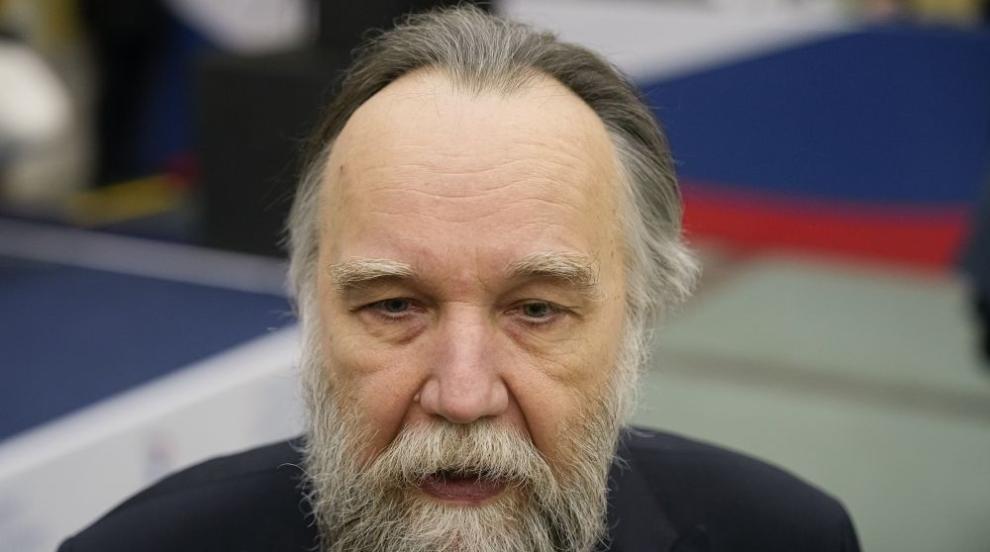 Идеологът на Путин: Интернет достъпът в Русия трябва да следва сезонните цикли на мечките и пеперудите