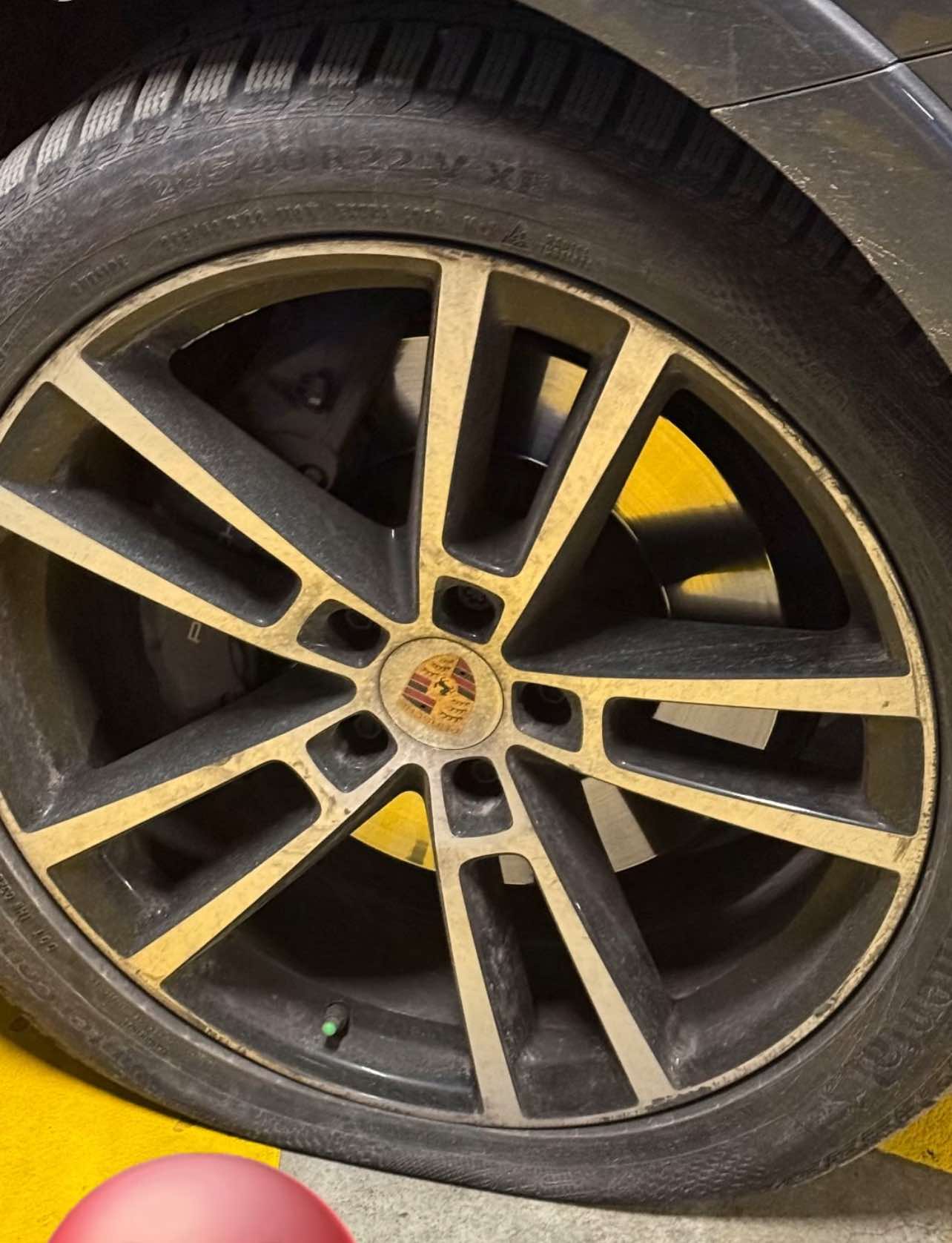 Лео Бианки спукана гума