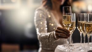 От 1 януари България официално влиза в еврозоната и заменя