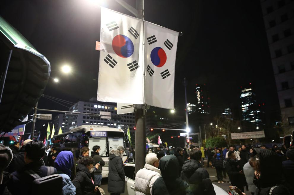 Хиляди протестиращи излязоха пред офиса на президента Юн Сук Йол