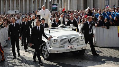 папамобил папа Франциск