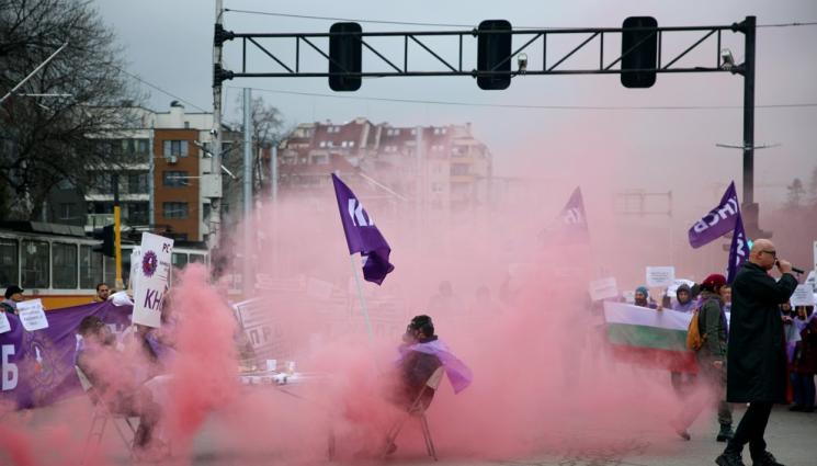 протест МОСВ - ТЪРПЕНИЕТО ИМ СЕ ИЗЧЕРПА: Чиновници на бунт за по-високи заплати, блокираха пътни артерии!