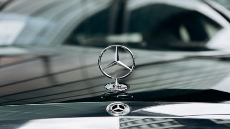 Mercedes Benz емблема