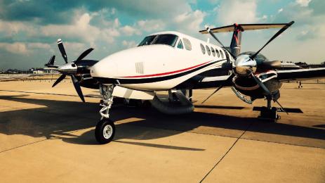 малък самолет