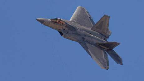 изтребител F22 Raptor