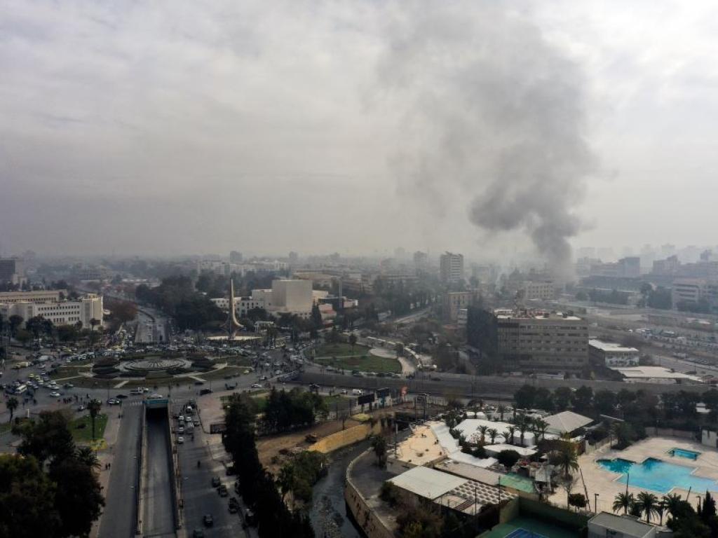 Силни експлозии отекнаха в сирийската столица Дамаск предаде Франс прес Взривовете