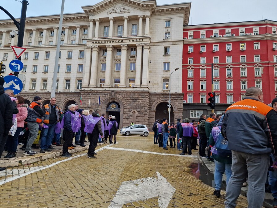 <p>Миньори на протест пред Министерския съвет</p>