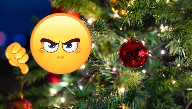 елха - УБИХА ПРАЗНИЧНИЯ ДУХ: Ето го най-грозното коледно дърво! (СНИМКИ)