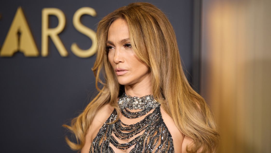 Jennifer Lopez "с разбито сърце" след смъртта на фризьора си