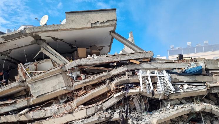 разрушена сграда - УЖАС: 5-етажен жилищен блок се срути в Истанбул! (ВИДЕО+СНИМКИ)