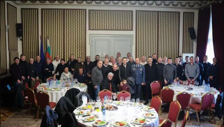 ЦСКА - ЦСКА събра ветераните за Коледа