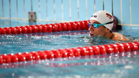 Максим Манолов