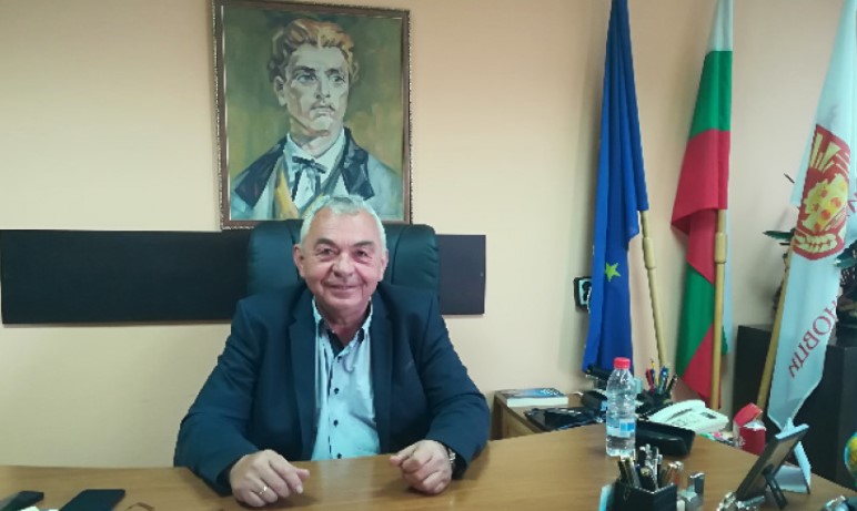 Светлин Сретениев