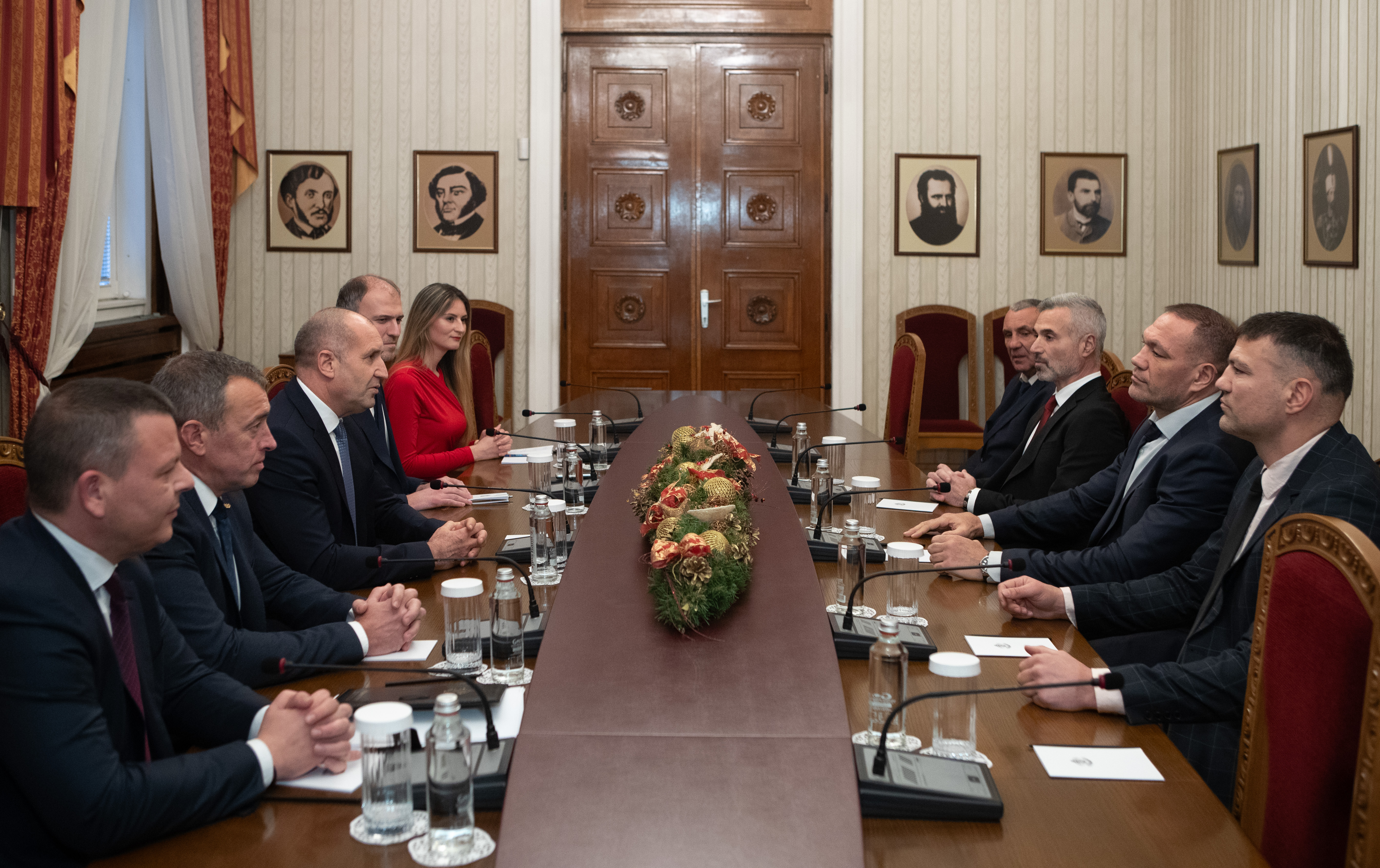 Президентът Румен Радев се срещна с Кубрат Пулев и екипа