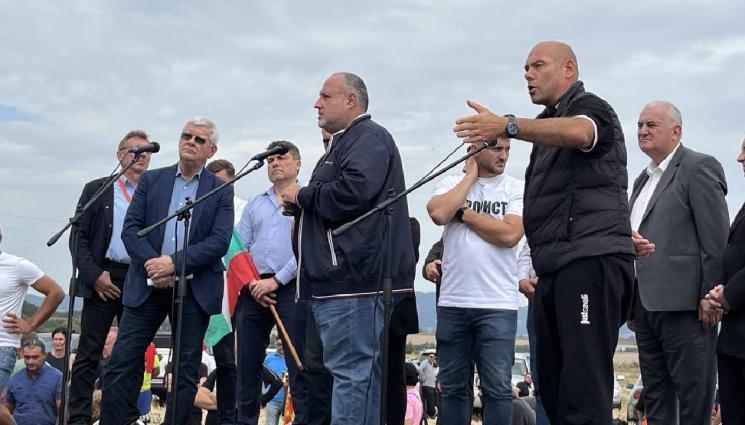 агро - Агро Телеграф: Земеделците скочиха срещу проектобюджета, заплашват с протести