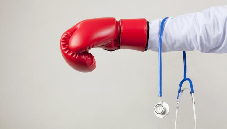 доктор - НАСИЛИЕ НАД МЕДИЦИ: Хулигани пребиха бели престилки!