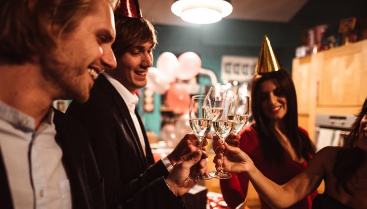 празници - ЗА ЧНГ: Наемаме цял хотел за 1500 лева