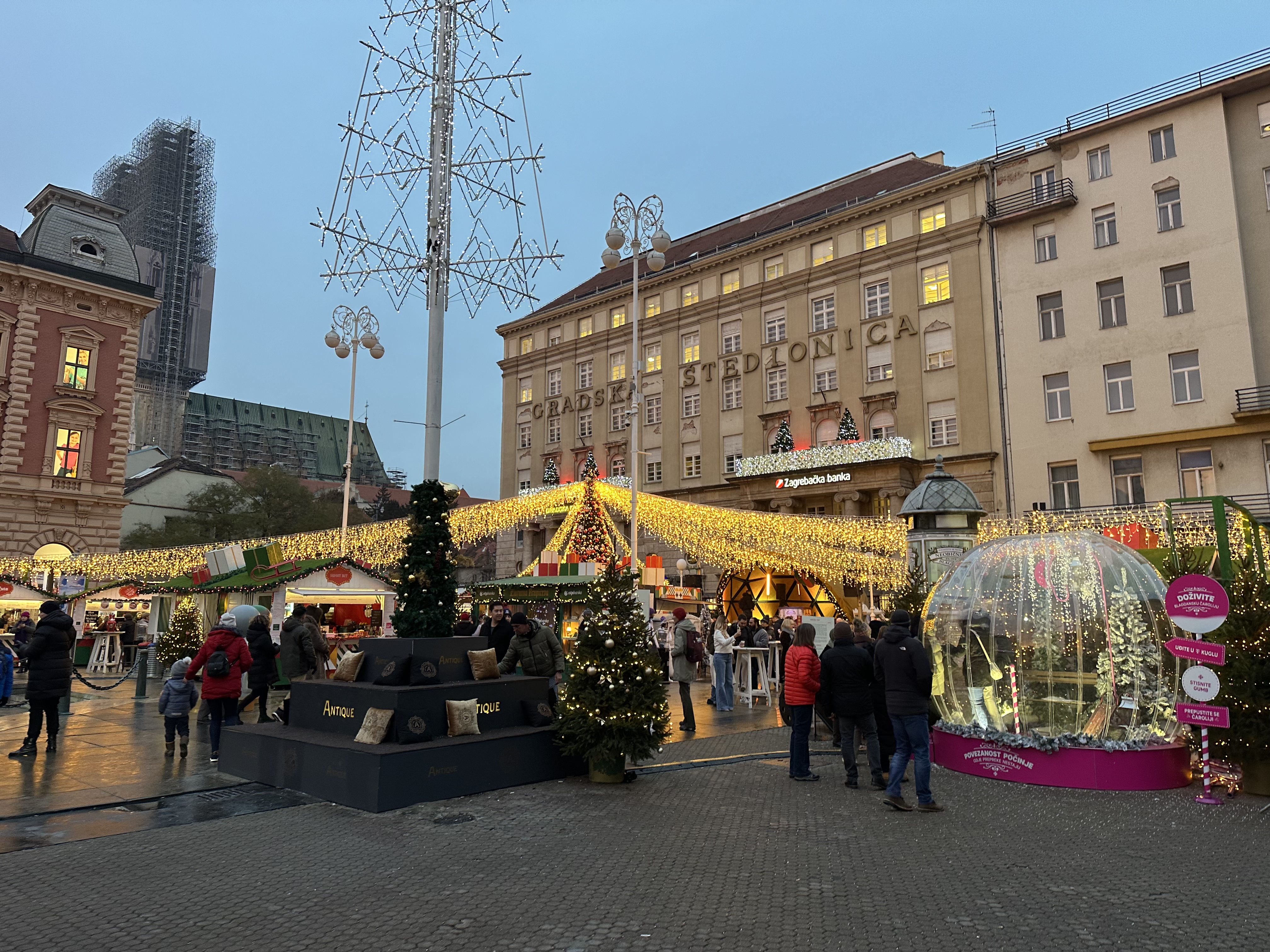 коледен базар Загреб
