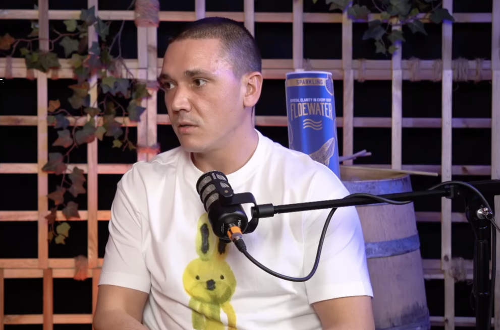 В последния епизод на гостува повелителят на Изолатора. Играчът, завършил