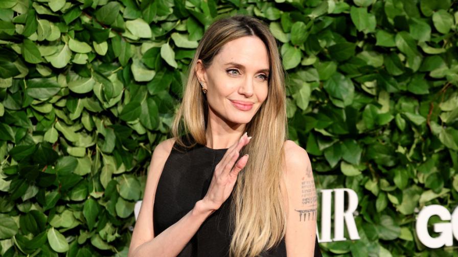 Анджелина Джоли се готви да напусне САЩ