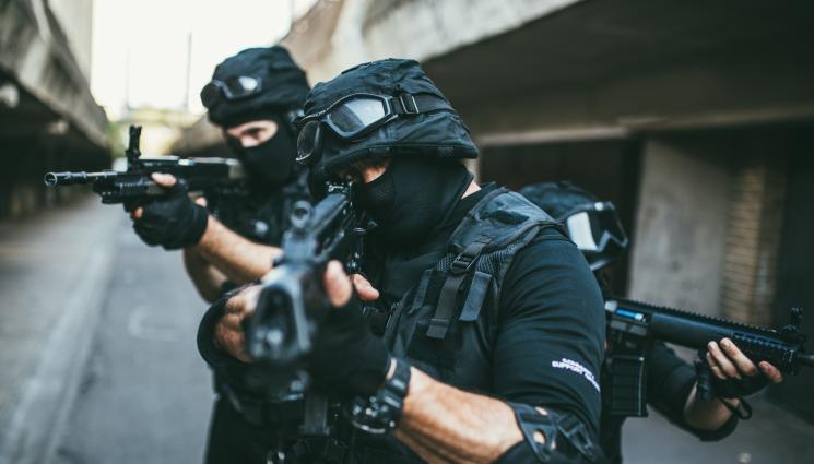 антитерористи специални части - ИЗВЪНРЕДНА СИГУРНОСТ: Тежковъоръжени антитерористи ще пазят Бургас!