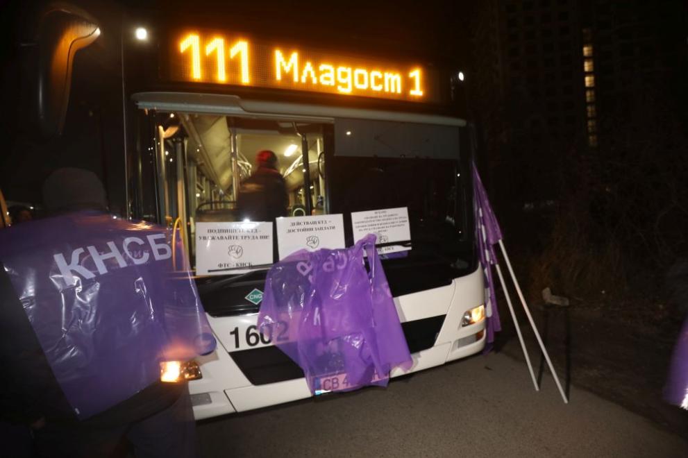 В петък от рано сутринта се провежда протест на шофьорите