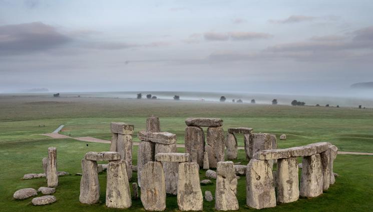 Стоунхендж - Зимното слънцестоене събра хиляди поклонници край Стоунхендж! (СНИМКИ)