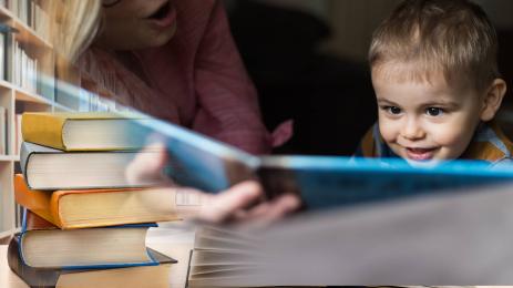 дете книги четене