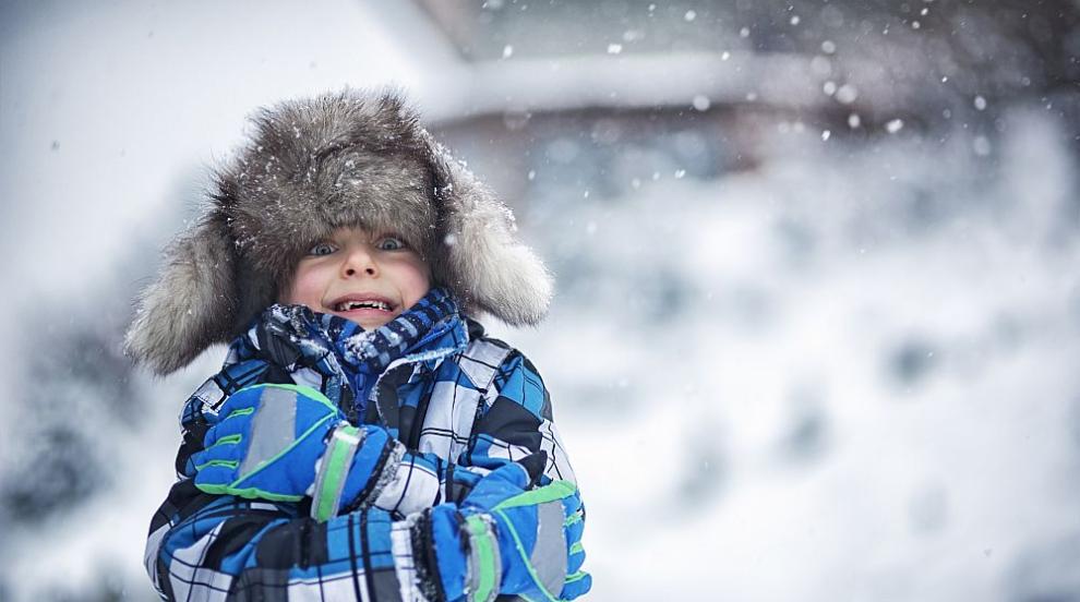 На втория ден от Коледа: Жълт код за опасно студено време в 10 области у нас (КАРТА)