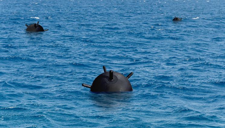 морска мина - Откриха плаваща мина в Черно море!