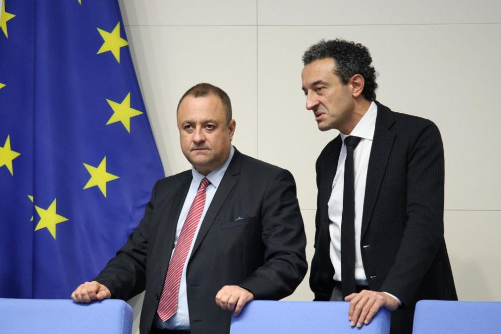  политици вратовръзки 