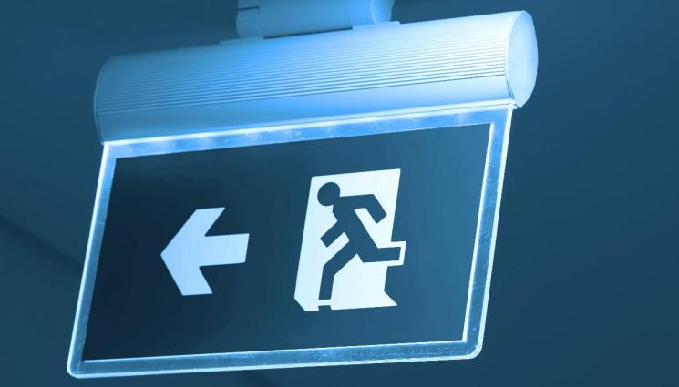 евакуация - ШАШ И ПАНИКА: Евакуация в Братислава заради бомба