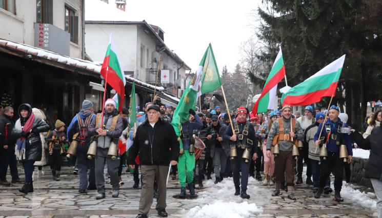 чанове Банско - Банско празнува Коледа с уникален обичай и гласа на хиляди чанове