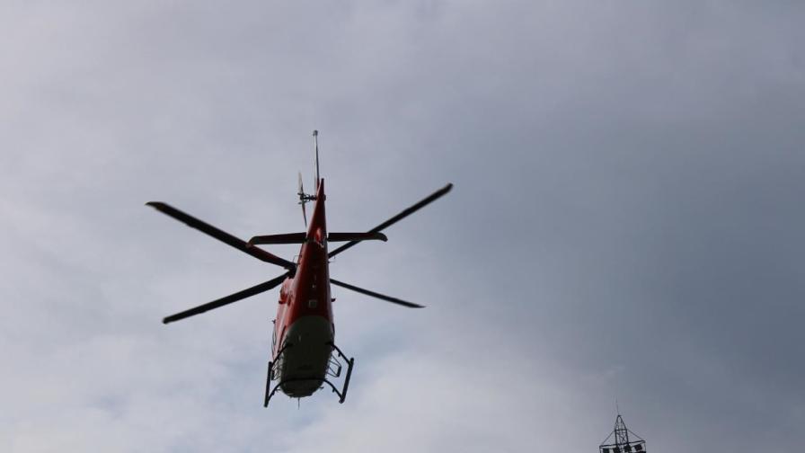 Въздушната линейка транспортира от Благоевград за Окръжна болница в София 29-годишна жена в кома.