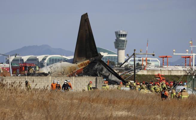 След самолетната катастрофа: Забраниха на изпълнителния директор на Jeju Air да напуска Южна Корея