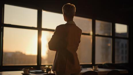 жена в гръб