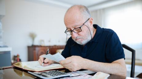 пенсионер пари