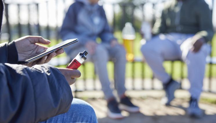 вейп деца - РАЗСЛЕДВАНЕ: Откриха наркотик във вейпа, от който е пушило падналото от 7-ия етаж дете! (ВИДЕО)