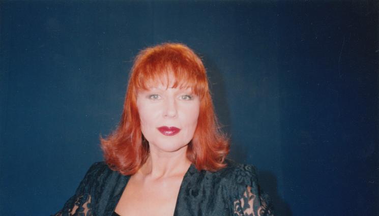 ваня теохарова - ПО НОТИ: Ваня Теохарова записва „Кукавица“ на български