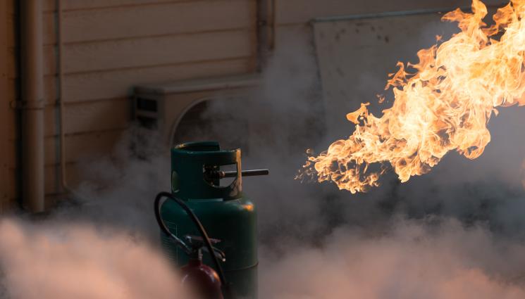 д - КАКВО СЕ СЛУЧВА: Втора газова бутилка се взриви в столичния кв. „Лозенец“! (СНИМКИ)