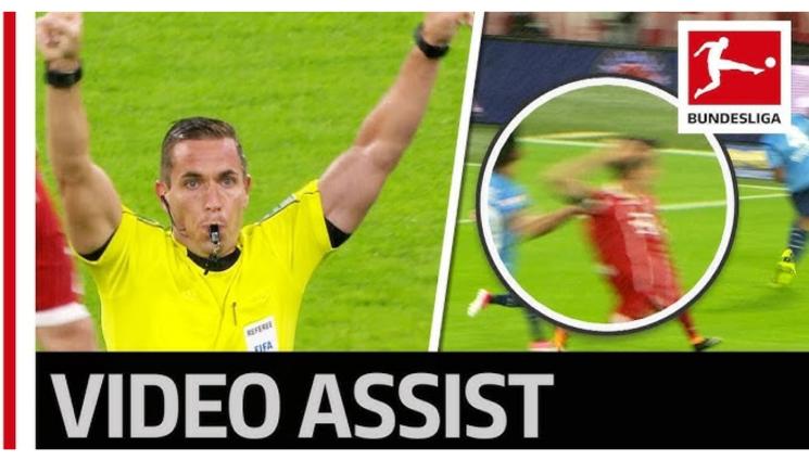 Съдии Бундеслига нововъведения - Съдиите ще оповестяват решенията си и по уредбата на стадиона. Почва се от Бундеслигата