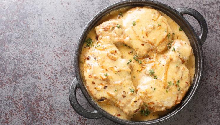 рецепти - ЛЕСНО И ВКУСНО: Апетитно пиле с топено сирене и гъби, запечено на фурна. Да си оближеш пръстите!