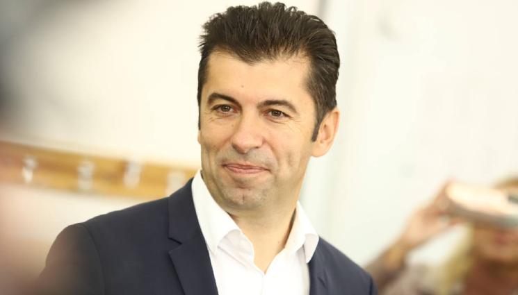 Кирил Петков - Петков: Пеевски ми се подиграва за Вашингтон, но той не може и до летището да отиде