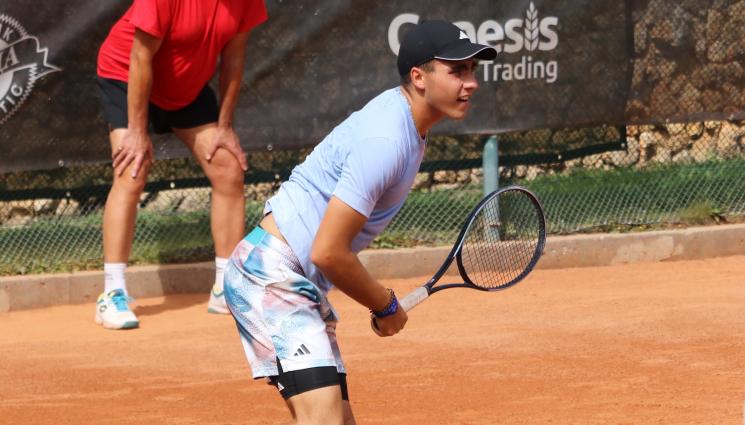 Иван Иванов - Иван Иванов стартира с победа на турнир по тенис в Испания