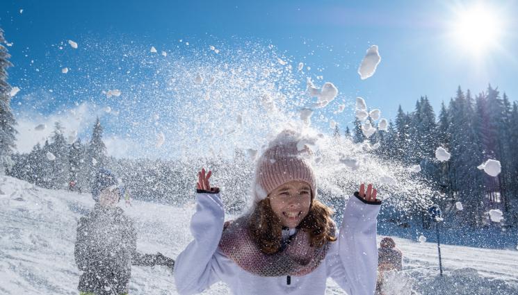 сняг снежни топки игри