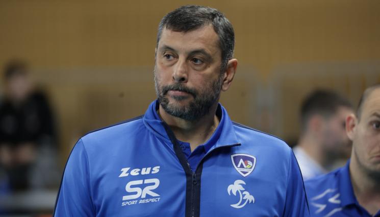 Николай Желязков - Треньорът на волейболния Левски Николай Желязков: Очаква ни много тежък мач срещу Пирин